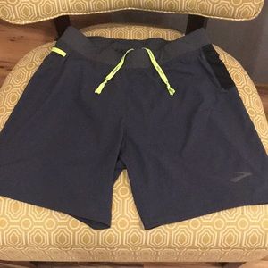 Men’s Brook’s Cascadia Medium running shorts